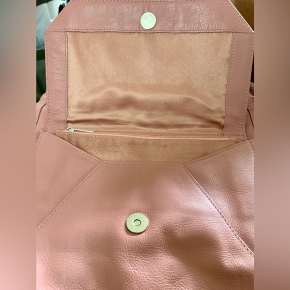 RFID Pelle Soft Pink Crossbody Messenger Envelope Zip Lined - Picture 15 of 16